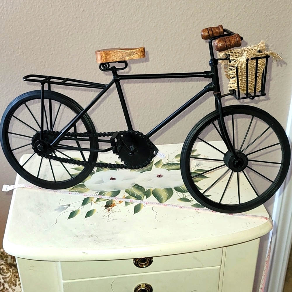 VINTAGE CAST IRON BASKET BIKE Perfect condition